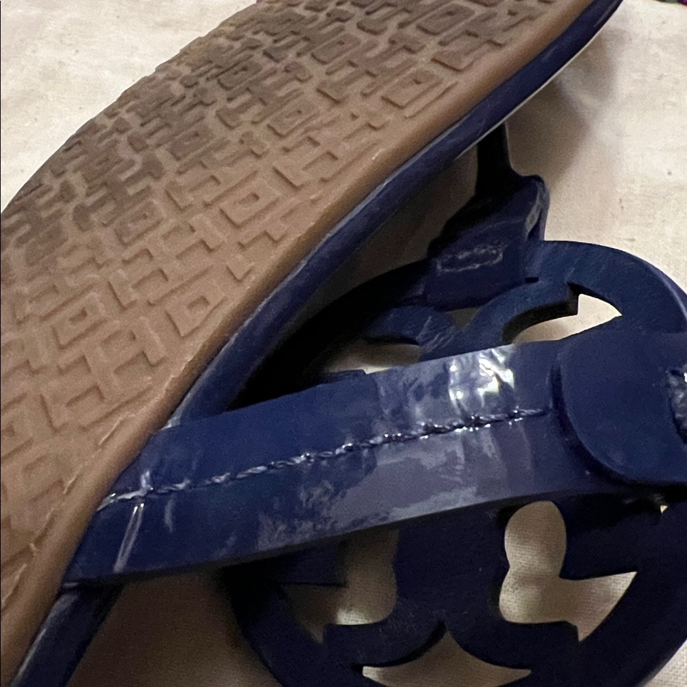 Tory Burch Miller Thong Sandal Patent Leather Bright Indigo size 6 - Picture 9 of 16